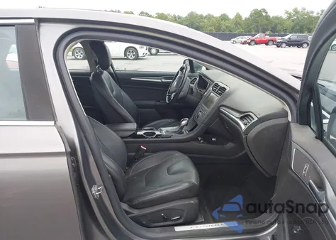 2013 Ford Fusion Energi Titanium z USA, uszkodzony, nr VIN 3FA6P0SU4DR285304